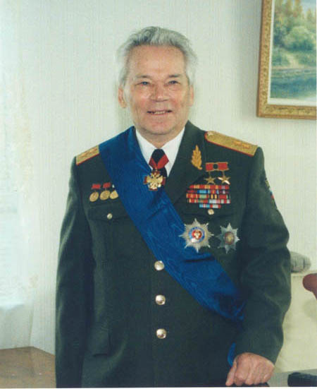 10 ноября Михаилу Тимофеевичу Калашникову исполнилось 89лет