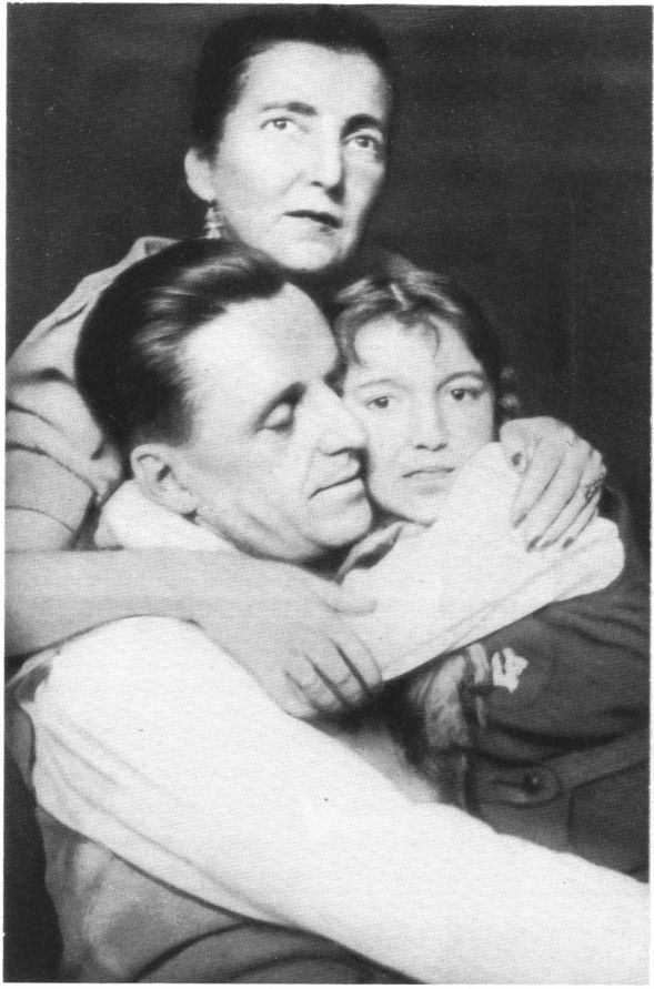 Владимир Михайлович Мясищев с семьёй